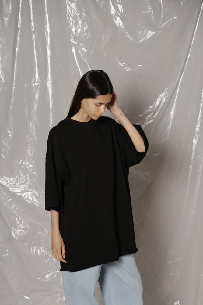 Black oversized T-shirt