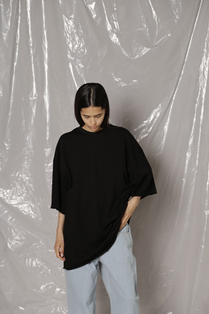 Black oversized T-shirt