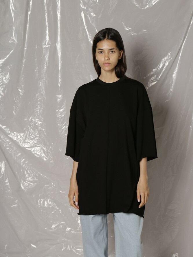 Black oversized T-shirt