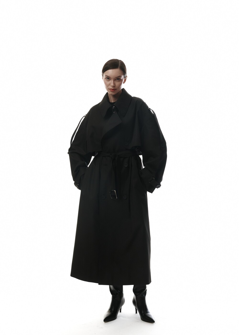 Trench coat in black