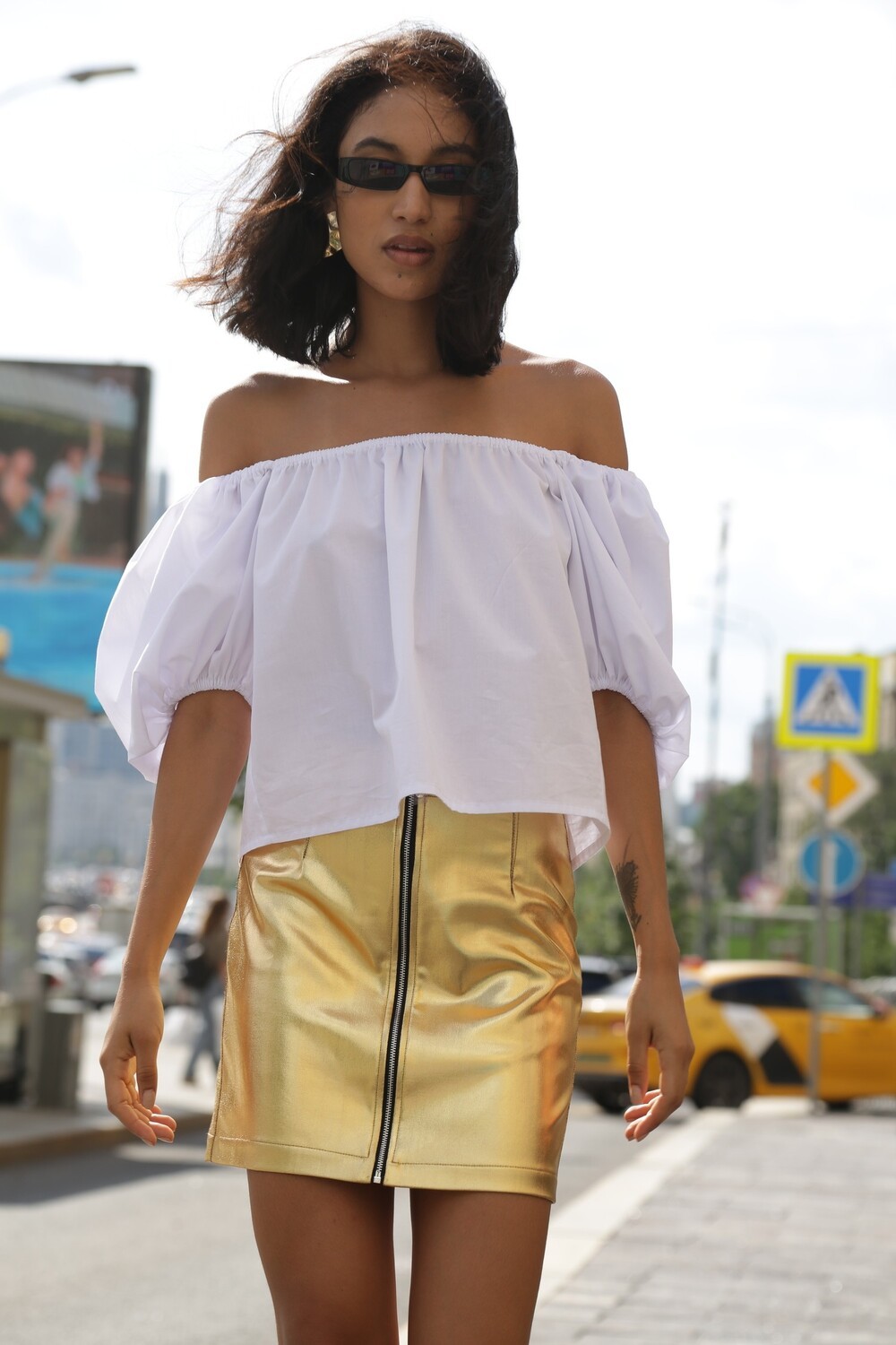 Top with puffed sleeves