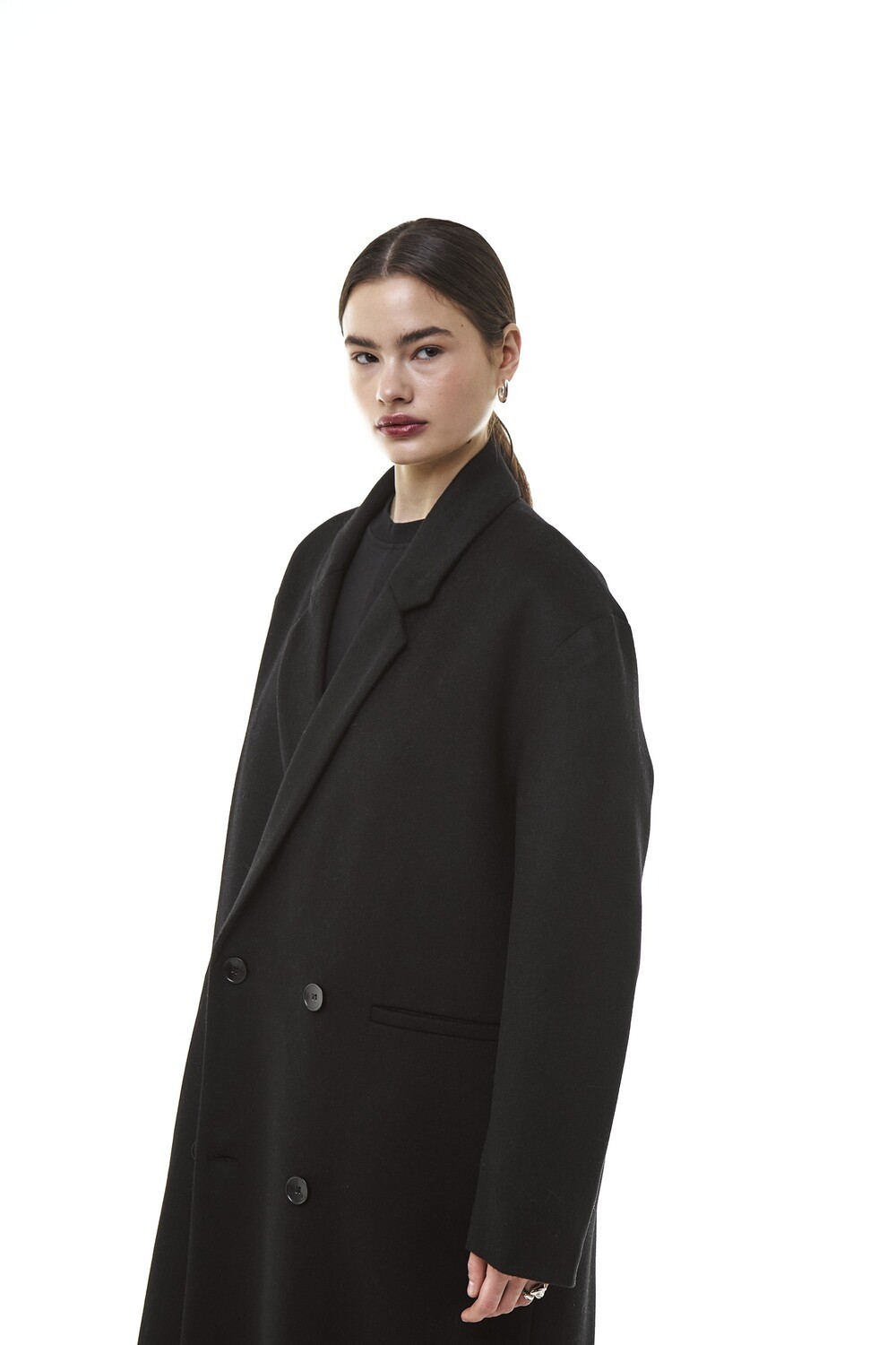 Black insulated coat with leaf