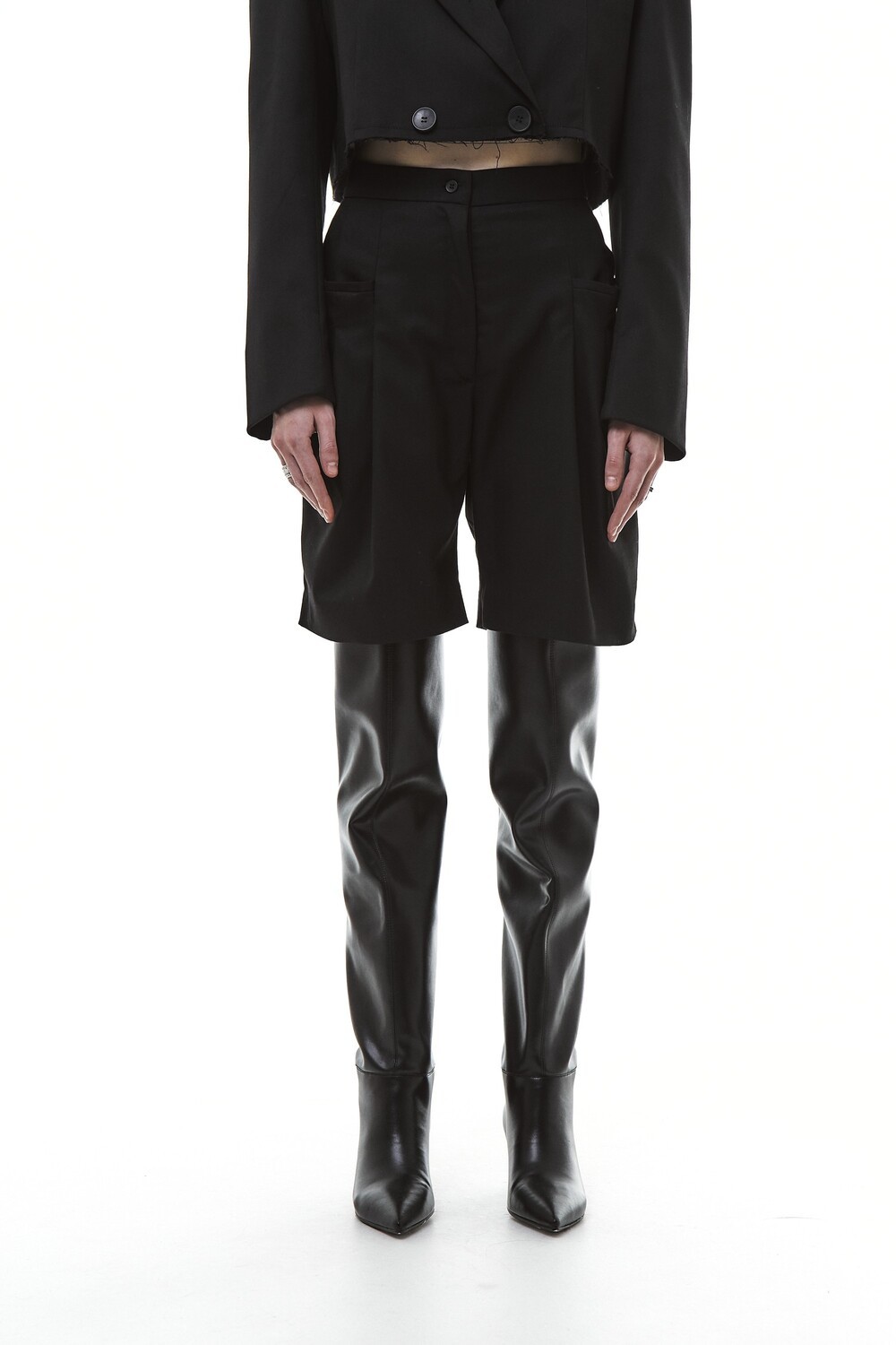 Bermuda shorts with pockets